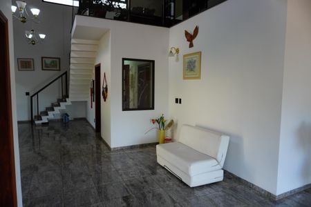 Casa para alugar com 1000m², 4 quartos e 3 vagasSala 1