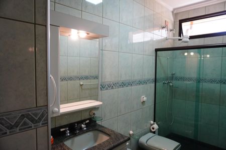 Casa para alugar com 1000m², 4 quartos e 3 vagasBanheiro da Suíte 2