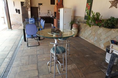 Casa para alugar com 1000m², 4 quartos e 3 vagasÁrea comum