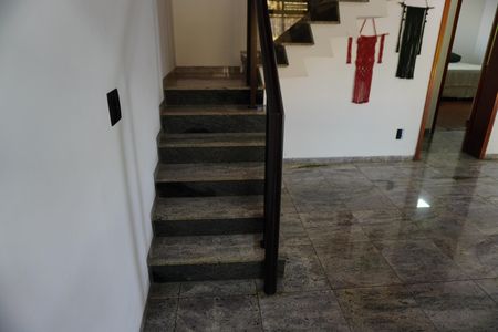 Casa para alugar com 1000m², 4 quartos e 3 vagasSala 2