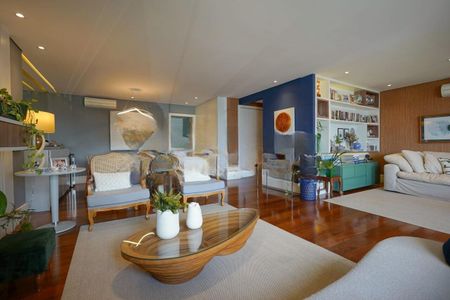 Apartamento à venda com 185m², 4 quartos e 3 vagasFoto 01