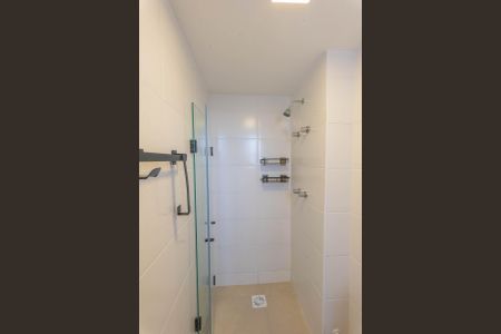 Apartamento para alugar com 58m², 2 quartos e 1 vaga Apartamento para alugar com 58m², 2 quartos e 1 vagaBanheiro da Suíte 1