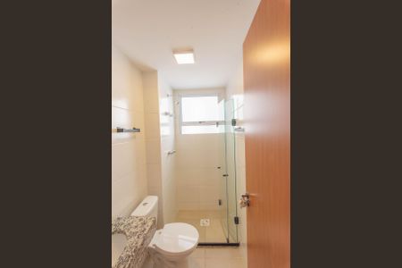 Apartamento para alugar com 58m², 2 quartos e 1 vaga Apartamento para alugar com 58m², 2 quartos e 1 vagaBanheiro da Suíte 2