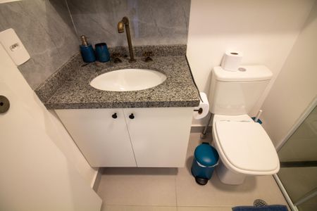 Banheiro de kitnet/studio para alugar com 1 quarto, 22m² em Santo Amaro, São Paulo