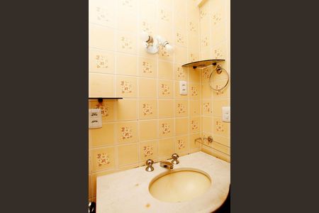 Apartamento à venda com 65m², 2 quartos e sem vagaBanheiro