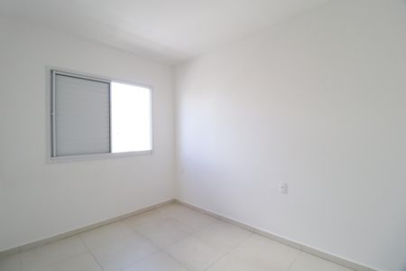 Quarto 2 - Suíte de apartamento para alugar com 2 quartos, 55m² em Jardim Holanda, Uberlândia