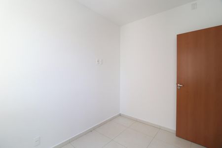 Quarto 1 de apartamento para alugar com 2 quartos, 55m² em Jardim Holanda, Uberlândia