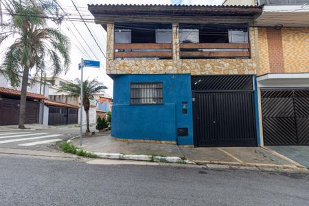 Casa para alugar com 148m², 2 quartos e 3 vagas Casa para alugar com 148m², 2 quartos e 3 vagasFachada