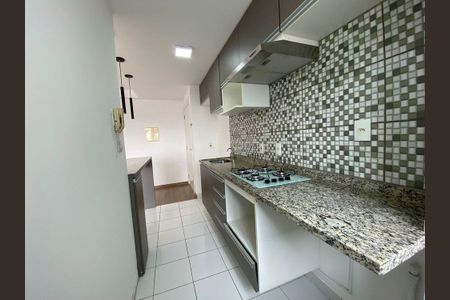 Cozinha  de apartamento para alugar com 3 quartos, 65m² em Humaitá, Porto Alegre