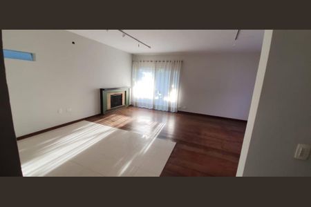 Casa à venda com 4 quartos, 220m² em Moema, São Paulo