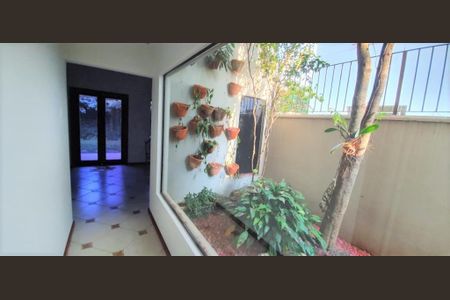 Casa à venda com 4 quartos, 220m² em Moema, São Paulo