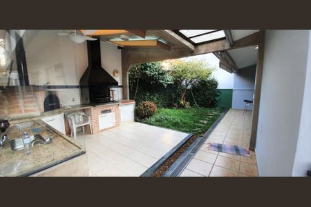 Casa à venda com 4 quartos, 220m² em Moema, São Paulo