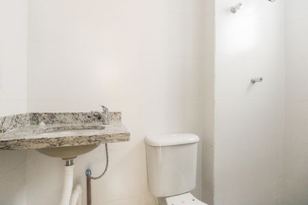 Banheiro  de kitnet/studio para alugar com 1 quarto, 38m² em Vila Esperança, São Paulo