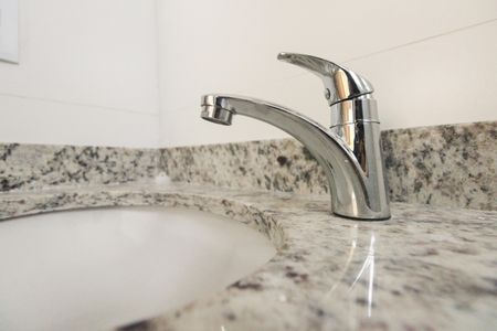 Banheiro  de kitnet/studio para alugar com 1 quarto, 38m² em Vila Esperança, São Paulo