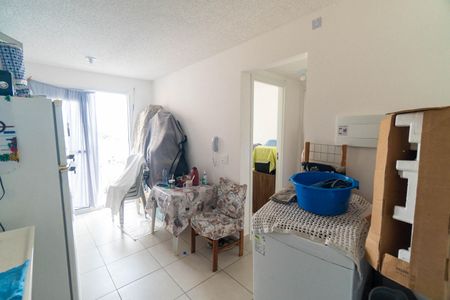 Sala/Cozinha de apartamento à venda com 2 quartos, 34m² em Jardim Itacolomi, São Paulo