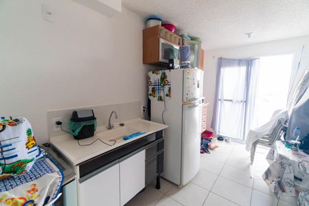 Sala/Cozinha de apartamento à venda com 2 quartos, 34m² em Jardim Itacolomi, São Paulo