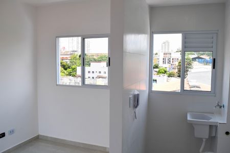 Sala/Cozinha de apartamento para alugar com 2 quartos, 33m² em Vila Granada, São Paulo