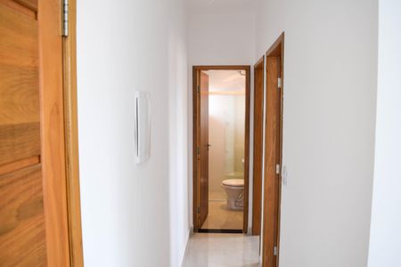 Corredor de apartamento para alugar com 2 quartos, 33m² em Vila Granada, São Paulo