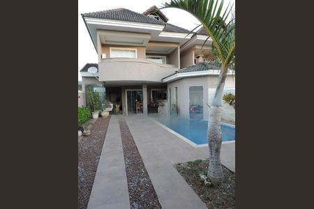 Casa à venda com 265m², 5 quartos e 3 vagas