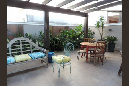 Casa à venda com 265m², 5 quartos e 3 vagas