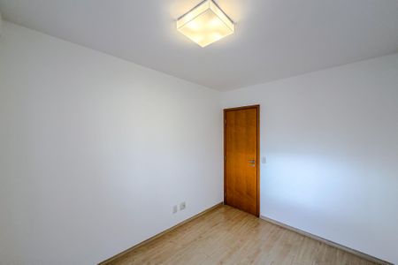 Apartamento à venda com 112m², 3 quartos e 3 vagasQuarto 2