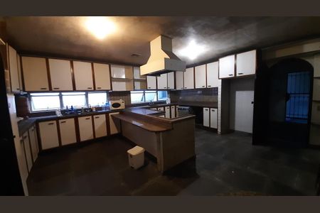 Casa à venda com 391m², 4 quartos e 6 vagas