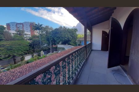 Casa à venda com 391m², 4 quartos e 6 vagas