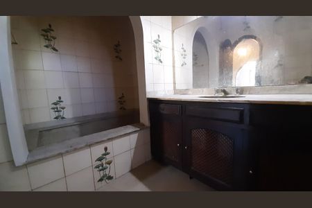 Casa à venda com 391m², 4 quartos e 6 vagas