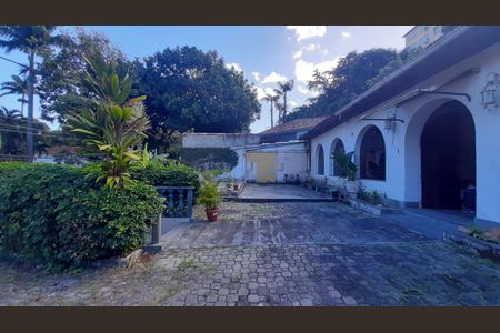 Casa à venda com 391m², 4 quartos e 6 vagas