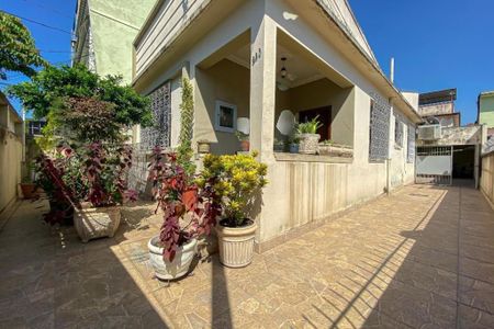 Casa à venda com 126m², 3 quartos e 5 vagas