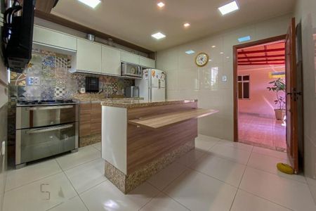 Casa à venda com 126m², 3 quartos e 5 vagas