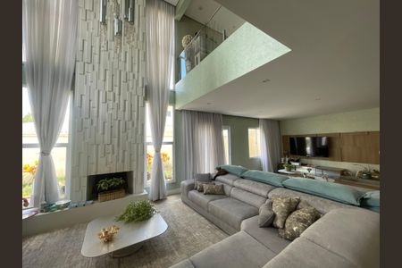 Casa de condomínio para alugar com 612m², 3 quartos e 4 vagas Casa de condomínio para alugar com 612m², 3 quartos e 4 vagasSala