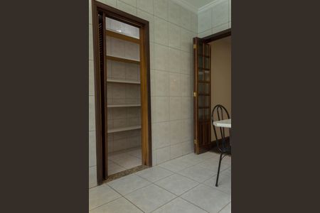 Casa à venda com 322m², 5 quartos e 4 vagasCozinha