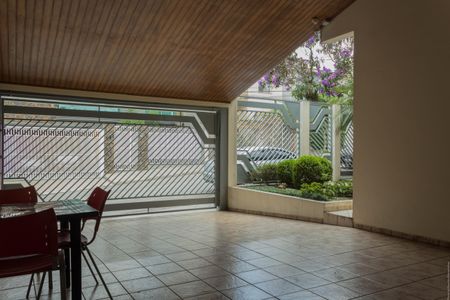 Casa à venda com 322m², 5 quartos e 4 vagasGaragem