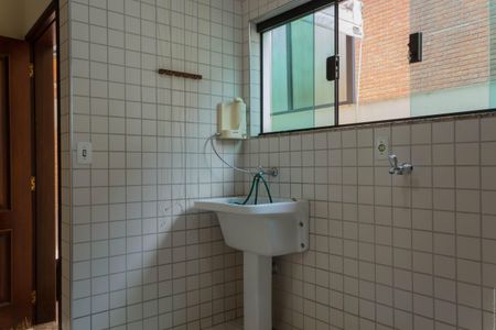 Casa à venda com 322m², 5 quartos e 4 vagasÁrea de Serviço