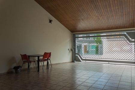 Casa à venda com 322m², 5 quartos e 4 vagasGaragem