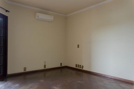 Casa à venda com 322m², 5 quartos e 4 vagasSuíte 1