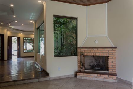 Casa à venda com 322m², 5 quartos e 4 vagasSala lareira