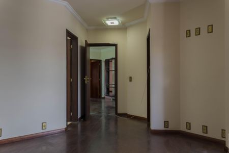Casa à venda com 322m², 5 quartos e 4 vagasSuíte 1