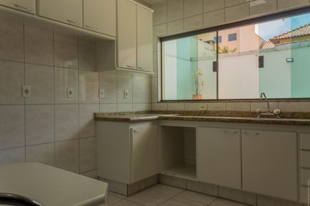 Casa à venda com 322m², 5 quartos e 4 vagasCozinha