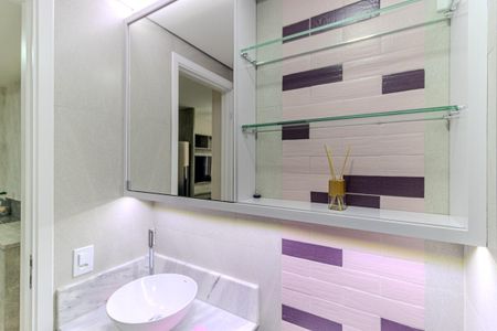 Banheiro de apartamento para alugar com 1 quarto, 25m² em Vila Buarque, São Paulo