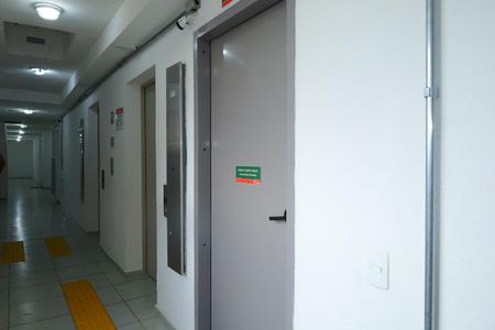 Apartamento para alugar com 35m², 2 quartos e sem vagaÁrea comum - Saguão do andar