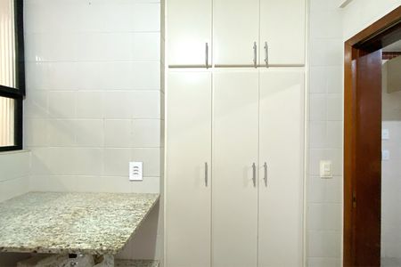 Apartamento para alugar com 129m², 4 quartos e 3 vagas Apartamento para alugar com 129m², 4 quartos e 3 vagasÁrea de Serviço