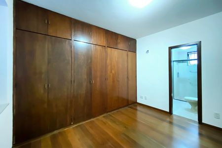 Apartamento para alugar com 129m², 4 quartos e 3 vagas Apartamento para alugar com 129m², 4 quartos e 3 vagasSuite