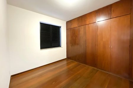 Apartamento para alugar com 129m², 4 quartos e 3 vagas Apartamento para alugar com 129m², 4 quartos e 3 vagasSuite