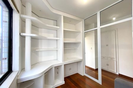 Sala de Estar de apartamento para alugar com 4 quartos, 129m² em Cruzeiro, Belo Horizonte