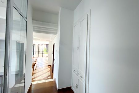 Apartamento para alugar com 129m², 4 quartos e 3 vagas Apartamento para alugar com 129m², 4 quartos e 3 vagasCorredor