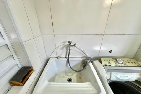 Casa para alugar com 77m², 2 quartos e sem vaga Casa para alugar com 77m², 2 quartos e sem vagaÁrea de Serviço