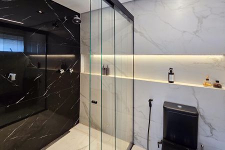 Apartamento à venda com 200m², 3 quartos e 1 vaga Apartamento à venda com 200m², 3 quartos e 1 vagaBanheiro - Suíte