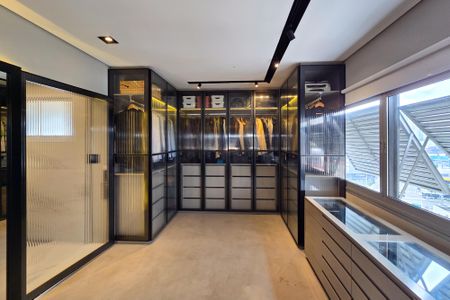Apartamento à venda com 200m², 3 quartos e 1 vaga Apartamento à venda com 200m², 3 quartos e 1 vagaCloset - Suíte